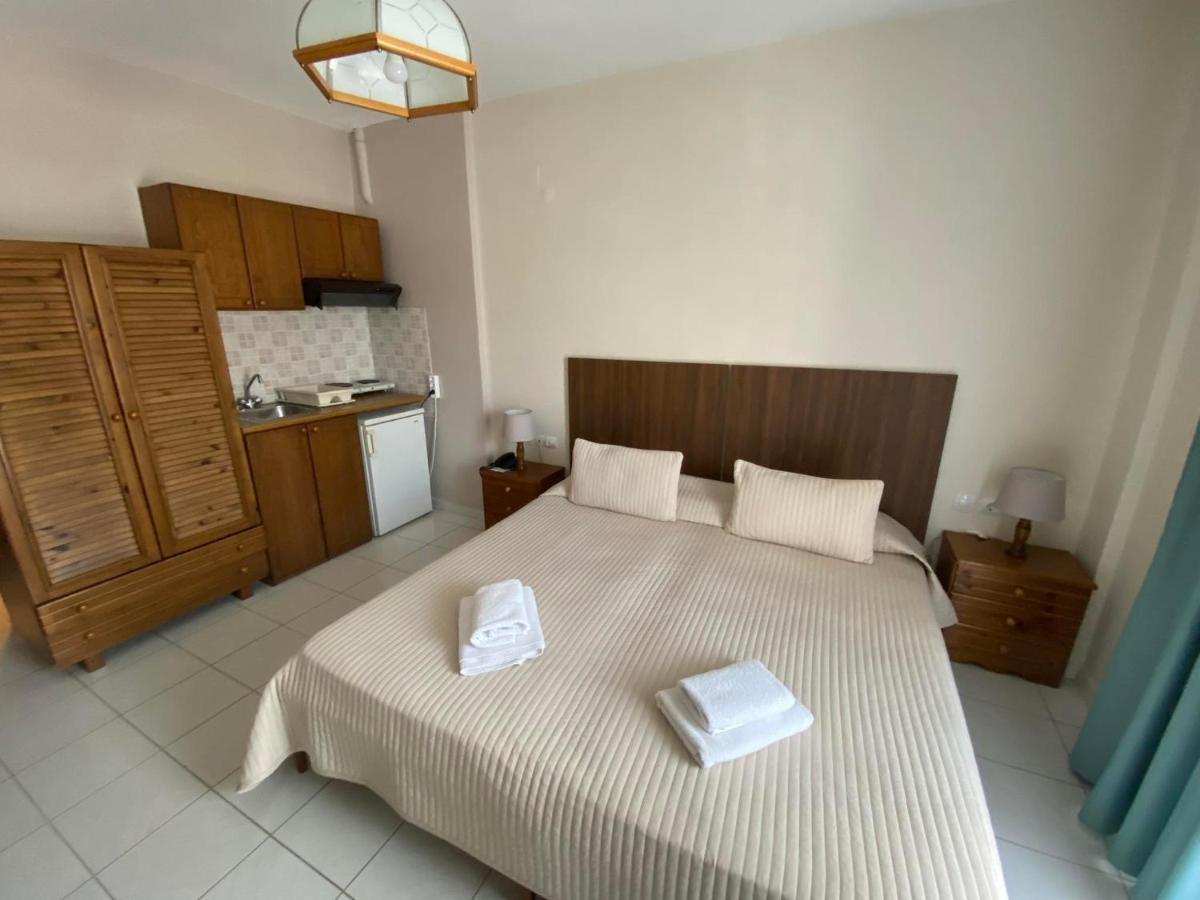 Hotel Pavlos - Studios Толон Экстерьер фото